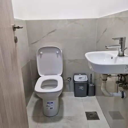 Apartment Sunflower Center With Free Garage Skopje